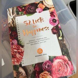 Happiness Journal - 52 Lists for Happiness